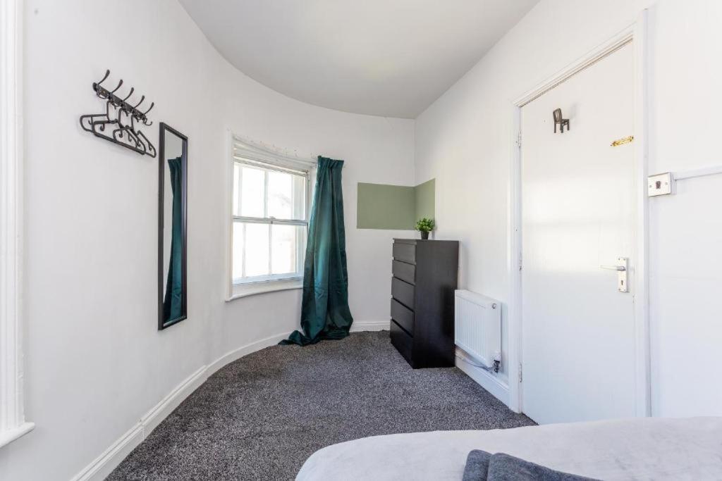 Newcastle'S Most Central Apartment - Sleeps 10 Exterior photo